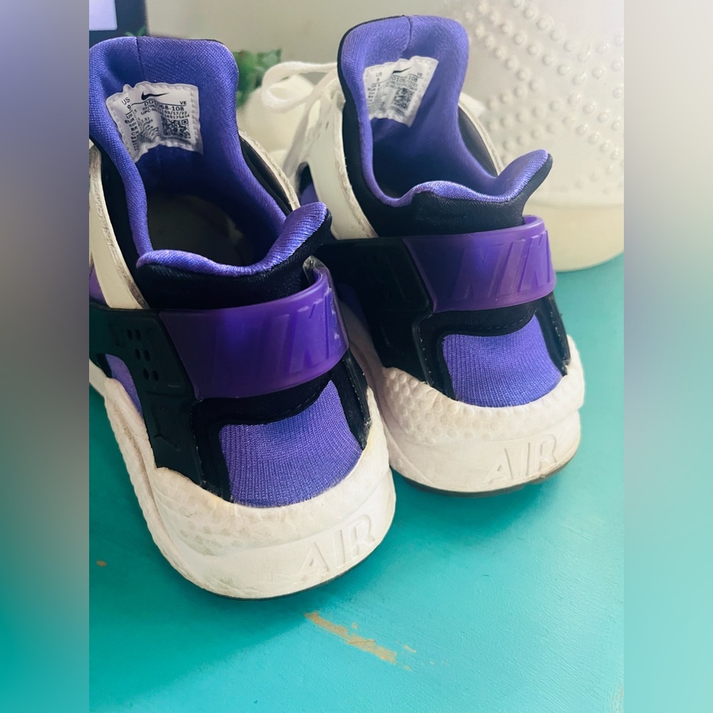 White Black Purple Nike Huraches - Picture 3 of 9
